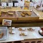 Tenjin ya - 店内
      2024/05/29
      とんかつ定食 大盛 649円+108円