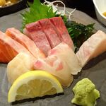 鳥好 駅前本店 - 刺身盛り合わせ1,012円