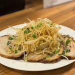 横浜らぁめん 桜花 - おつまみチャーシュー　350円