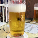 ビールスタンド重富 - 一度つぎ