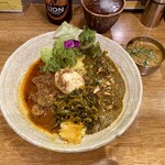 SPICY CURRY 魯珈 - 定番と限定の２種カレーに玉子、高菜トッピング