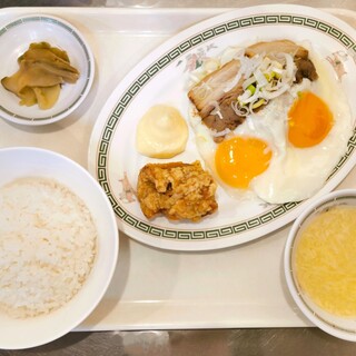 お得！【チャーシューエッグ定食】