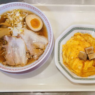 一番人気！【中華そばと半オムチャーハンのセット】