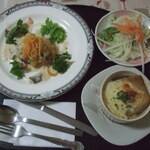 ビストロ やまもと - 魚料理、オニオンスープ、サラダ