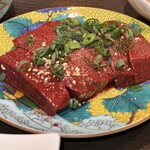 Setagaya Yakiniku bon - 昔なら刺身で食ってた品質のレバーは店主の見てない時にコソっと生食しちゃいます。