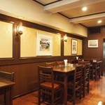 Kobe Kitchen - レトロな雰囲気の店内