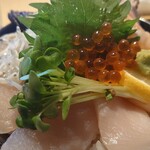 彩花亭 - 『海鮮丼』の上。