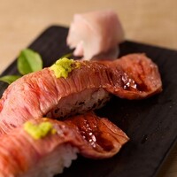 炙りトロ握り　２貫     -Seared toro Nigiri-