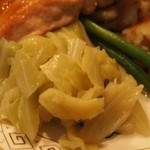 Kobe Kitchen - ランチ（付け合せのキャベツ＆いんげん）