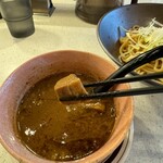 Shrimp Noodle Ebipota - つけ汁にはコロチャーとメンマ入り