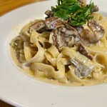 BURRATA - イタリア産ポルチーニのクリームパスタ