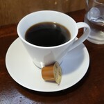 キッチン ブルー グローブ - ホットコーヒーのアップ