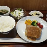 キッチン ブルー グローブ - スモーク香る豚肉とチーズのテリーヌ　ドライいちじくのソース