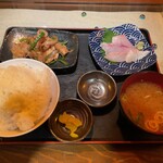 四季食遊 鮮と閑 - お刺身と豚の生姜焼き定食