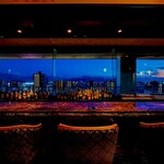 Ba-Suka Iraunji - ホテルのバー、ラウンジらしく最上階の見晴らしのいい場所にあります。 いよてつ高島屋屋上にある観覧車が象徴的な夜景。