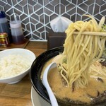 クラーク軒 - 中太ストレート麺