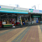 寿司儀 - 同じ建屋の『よろずや 愛甲原店』もイイ感じなのだッ！！