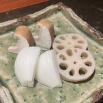 肉匠ふるさと - 季節野菜3種盛り合わせ（加賀蓮根、淡路島玉ねぎ、豊後椎茸）