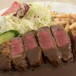 洋食屋 アシエット - めちゃめちゃお肉が柔らかくてソースも最高です
