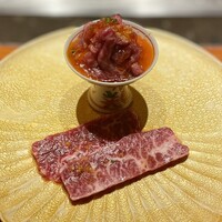 肉匠ふるさと - 榊山牛のサーロインユッケ、ツラミ刺し