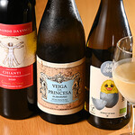 Robbia - ドリンク写真:イタリア、スペインのワインを中心にラインナップ