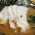 豚骨醤油ラーメン 王道家 柏店 - 