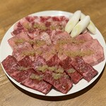 Yakiniku Shinkocchou - 特上厚切りタン元・特上厚切りハラミ・特上骨付きテール