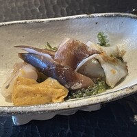 ひがしやま 司 - ◯広島県潤菜、梅酢出汁と共に　柚子で香り付け
                    ◯京都府舞鶴産特大鳥貝、海ぶどう、酢味噌と共に