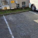 たま家 - 駐車場は分かりやすい番号あり