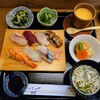 Washoku Sushi Morikawa - 令和6年5月 ランチタイム(11:00〜13:30)
                寿司定食 税込1200円
                にぎり寿司7貫、茶碗蒸し、炊き合わせ、小鉢2種、みそ汁、食後のアイスコーヒー、フルーツ