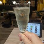 北海道イタリアン ミアボッカ - スパーリングワインで乾杯〜(*￣∇￣)ノ