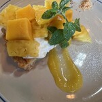 カドッコ - デザートは２品あったので両方頼んでシェア