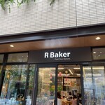 R Baker - お店外観