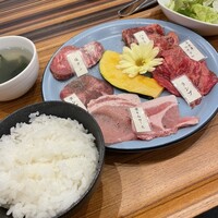 焼肉おしわら 雅 - 