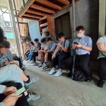 奈つやの中華そば - 18席あるパドック