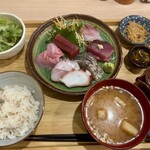 Kamoshi Dainingu Kokoro - 朝獲れ6種の刺身定食