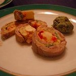 シャテール - イベリコ豚のチーズ巻と白トリュフ入りオーガニック野菜のなんちゃら？