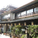 店舗外観（帝釈寺参道側）