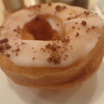 トーコーキッチン - 薄くアイシングがかかった 甘さ控えめのドーナツです！