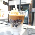 The Rising Sun Coffee - カフェラテフロートは見た目よりコーヒー寄り