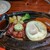 肉の万世 - 料理写真:カット霜降りステーキ70gとハンバーグ