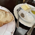 ルヴェール - パンに好きなものを付けて…٩(๑❛ᴗ❛๑)۶