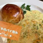 ルヴェール - ◉ お魚料理
      　スズキのパイ包み焼き
      　春キャベツと春にんじんのソース