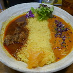 SPICY CURRY 魯珈 - 2種カレー  ライス大盛り1250円