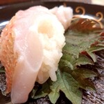 魚菜料理 縄屋 - 連子鯛の手巻き寿司(横から)