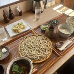 そば切り 温 - 手前: ほたてあられそば　中心: ほたてあげ　奥: とろろそば