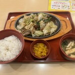 248811114 - 大分名物ニラ豚定食