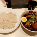 北海道スープカレー Suage 丸の内店 - チキンレッグと7種の野菜カレー(中ライス)