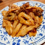 豊田屋 - 合鴨とちくわぶ炒め