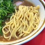 裏野中家 - 酒井の中太麺はモッチリ。